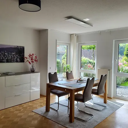 Mit Gartenblick アパート